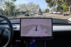 Автопилот Tesla уличили в нарушении ПДД